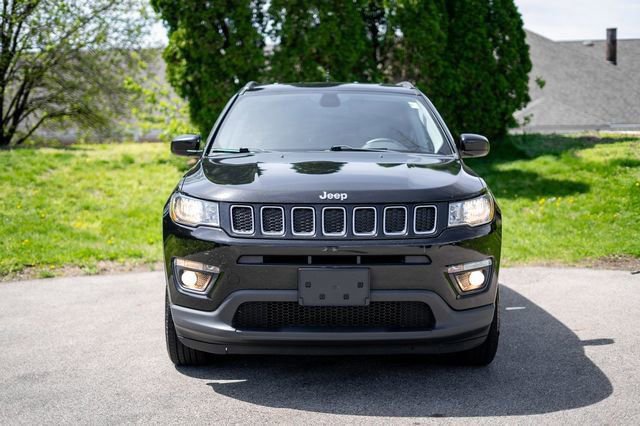 Used 2018 Jeep Compass Latitude AWD/4WD image 2