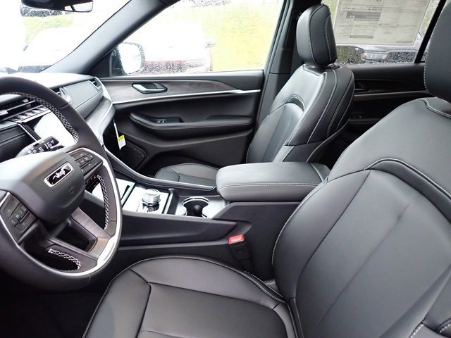 New 2025 Jeep Grand Cherokee Limited w/ MOPAR Finishing Package image 12