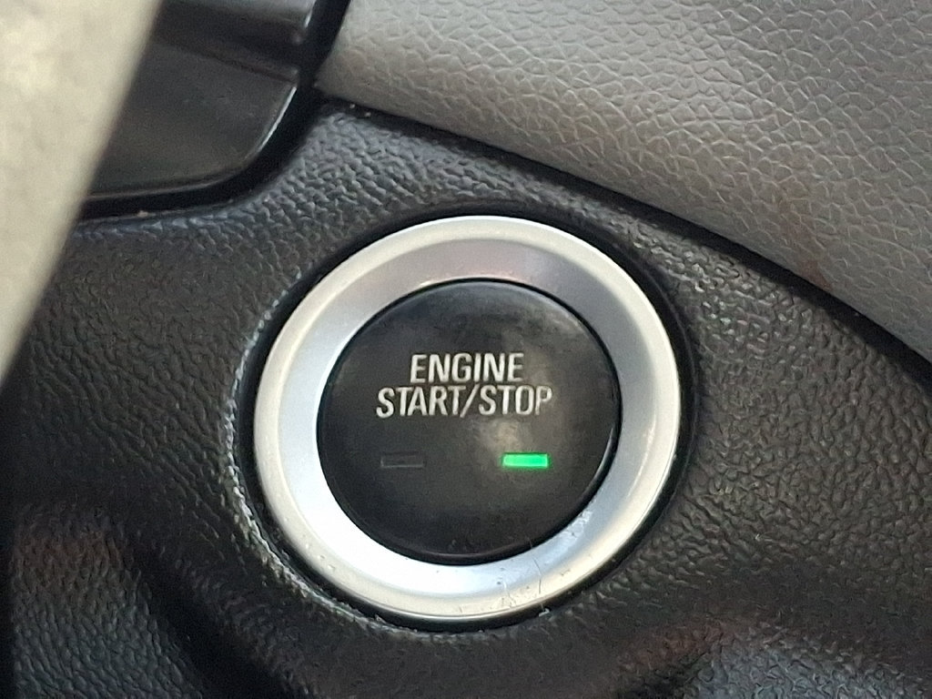 Used 2018 Chevrolet Equinox LT FWD image 22