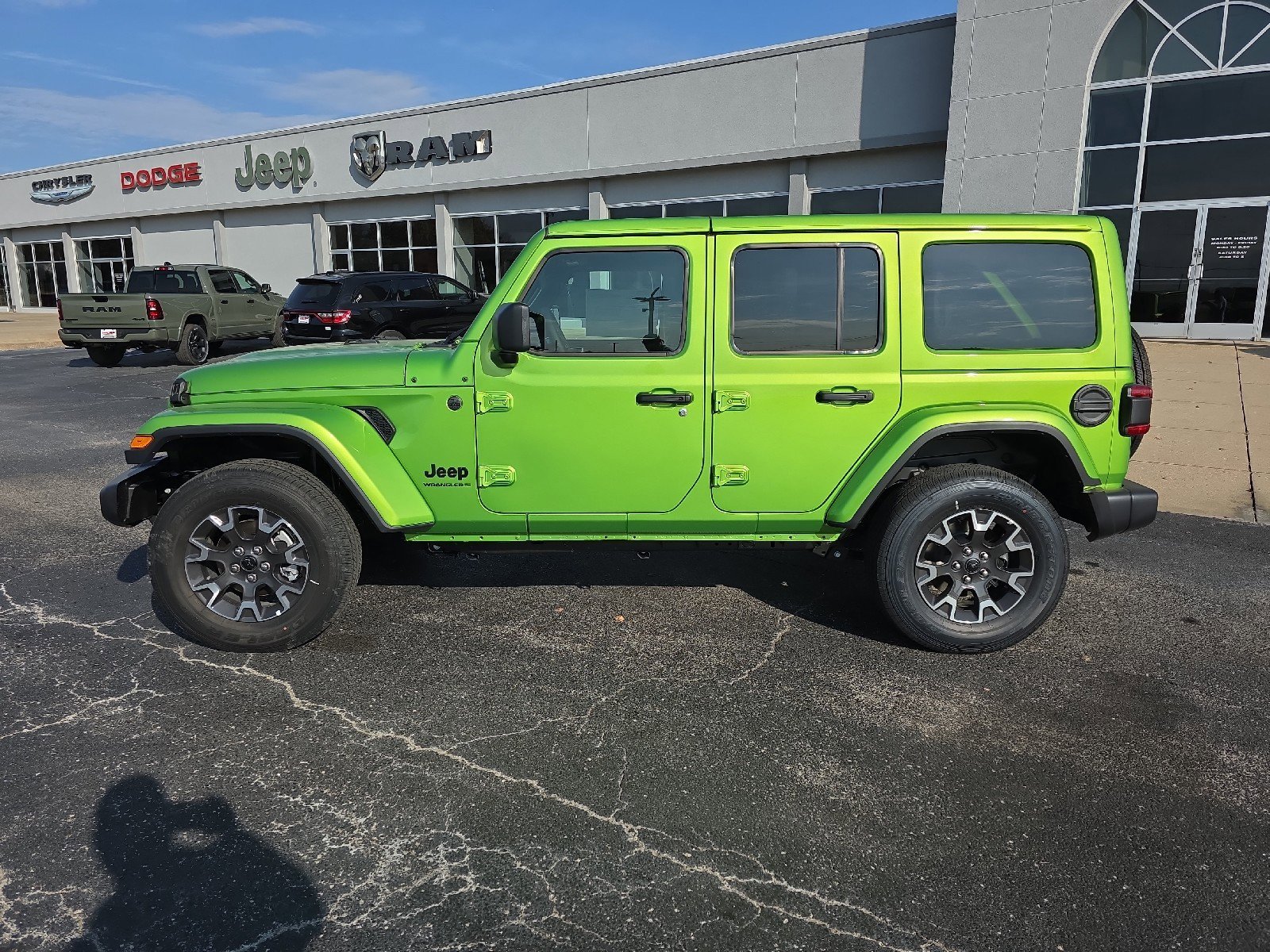 New 2026 Jeep Wrangler Unlimited Sahara AWD/4WD image 8