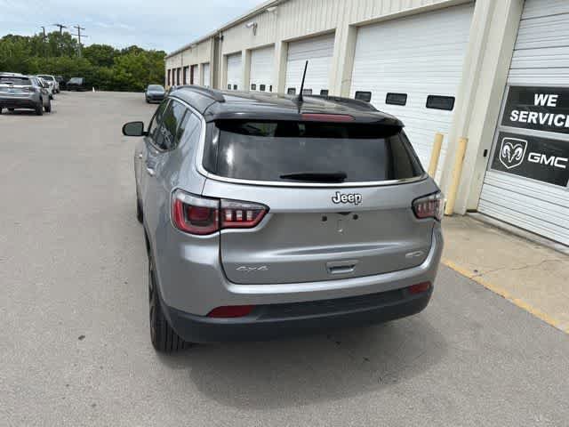 Used 2018 Jeep Compass Latitude w/ Popular Equipment Group AWD/4WD image 18