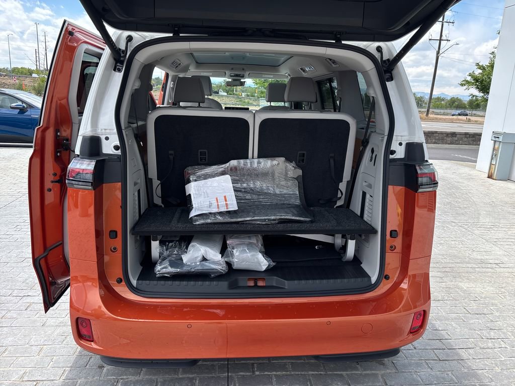 New 2025 Volkswagen ID. Buzz Pro S Plus AWD/4WD image 30