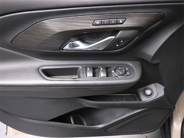 Used 2023 GMC Terrain SLT w/ Elevation Edition image 13