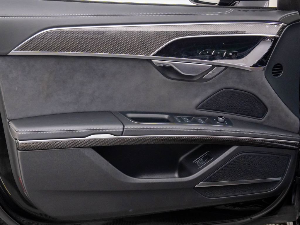 Used 2022 Audi S8 image 13