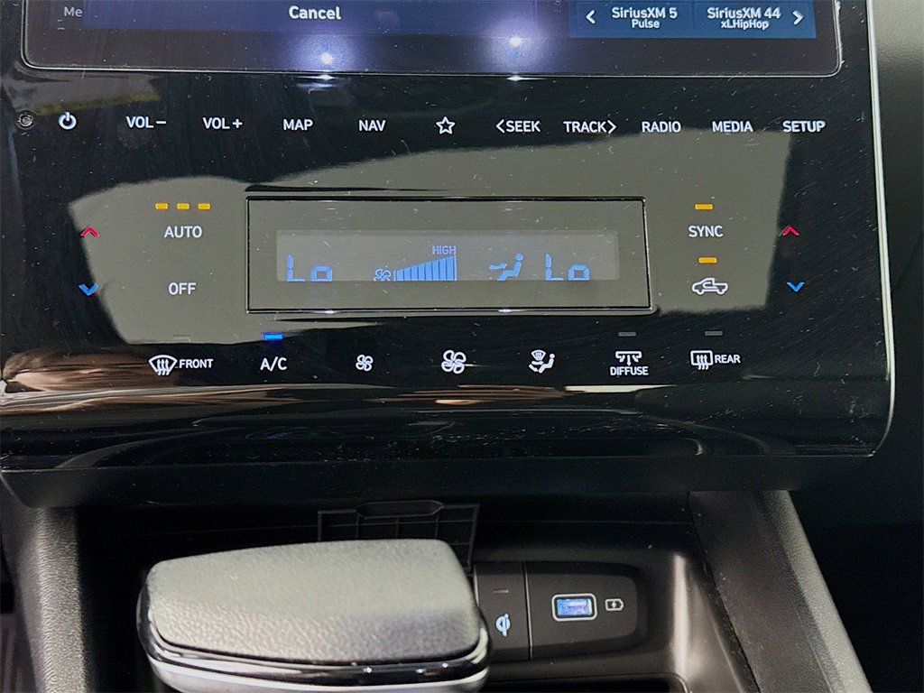 Used 2024 Hyundai Santa Cruz Night image 16