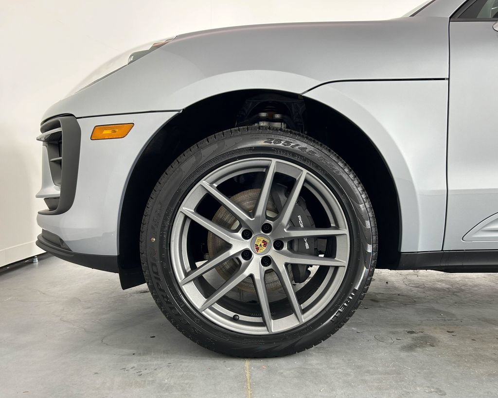 New 2026 Porsche Macan AWD/4WD image 11