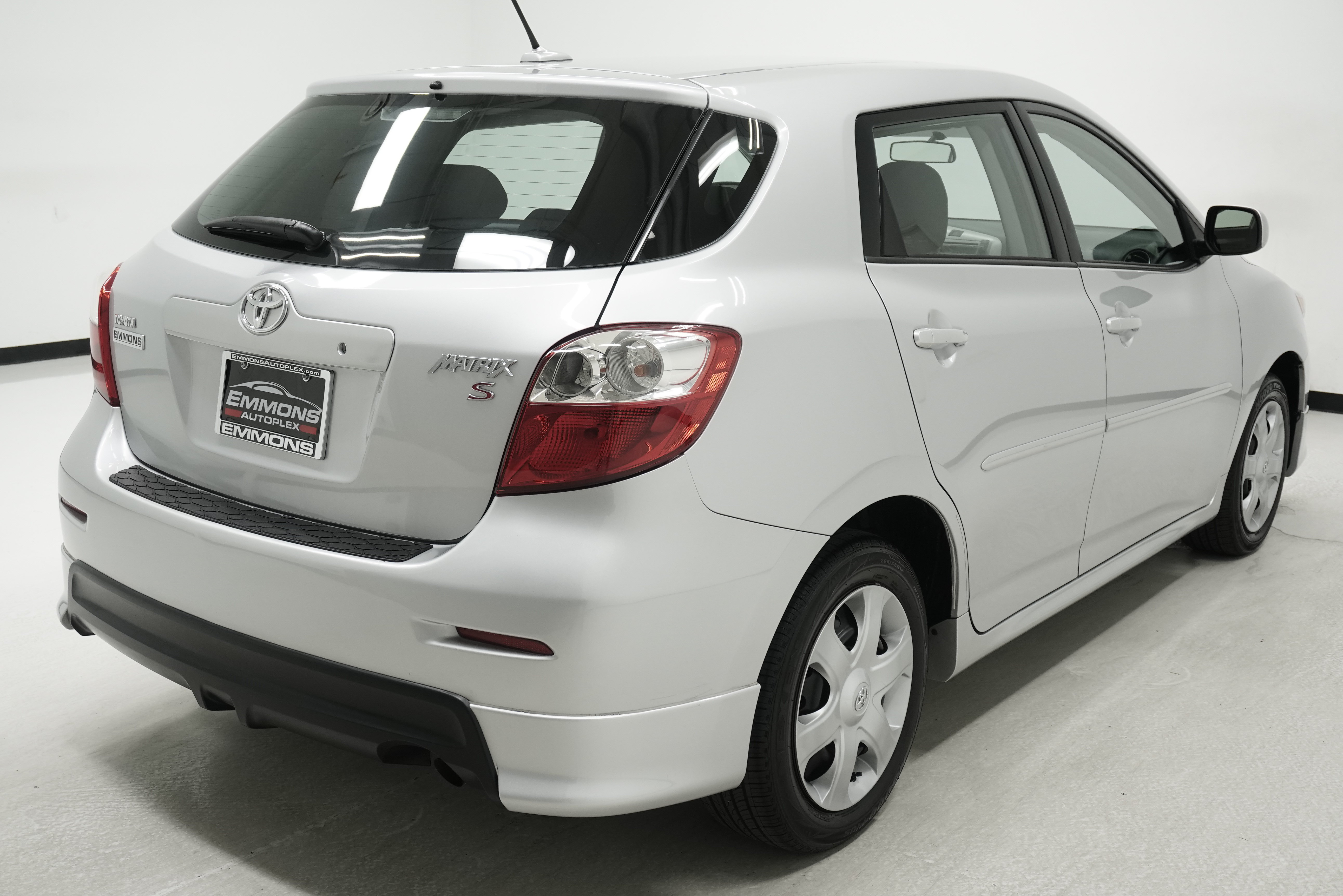 Used 2009 Toyota Matrix S FWD image 4