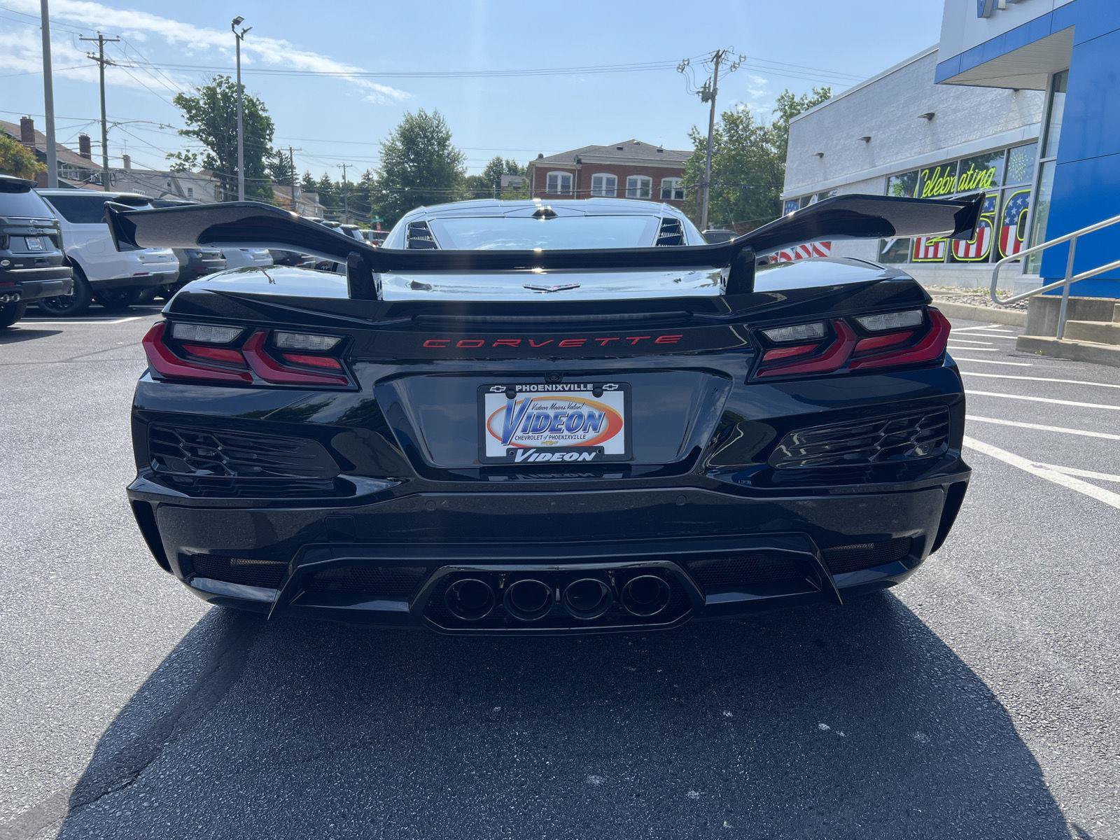 Used 2023 Chevrolet Corvette Z06 w/ Z07 Performance Package RWD image 6