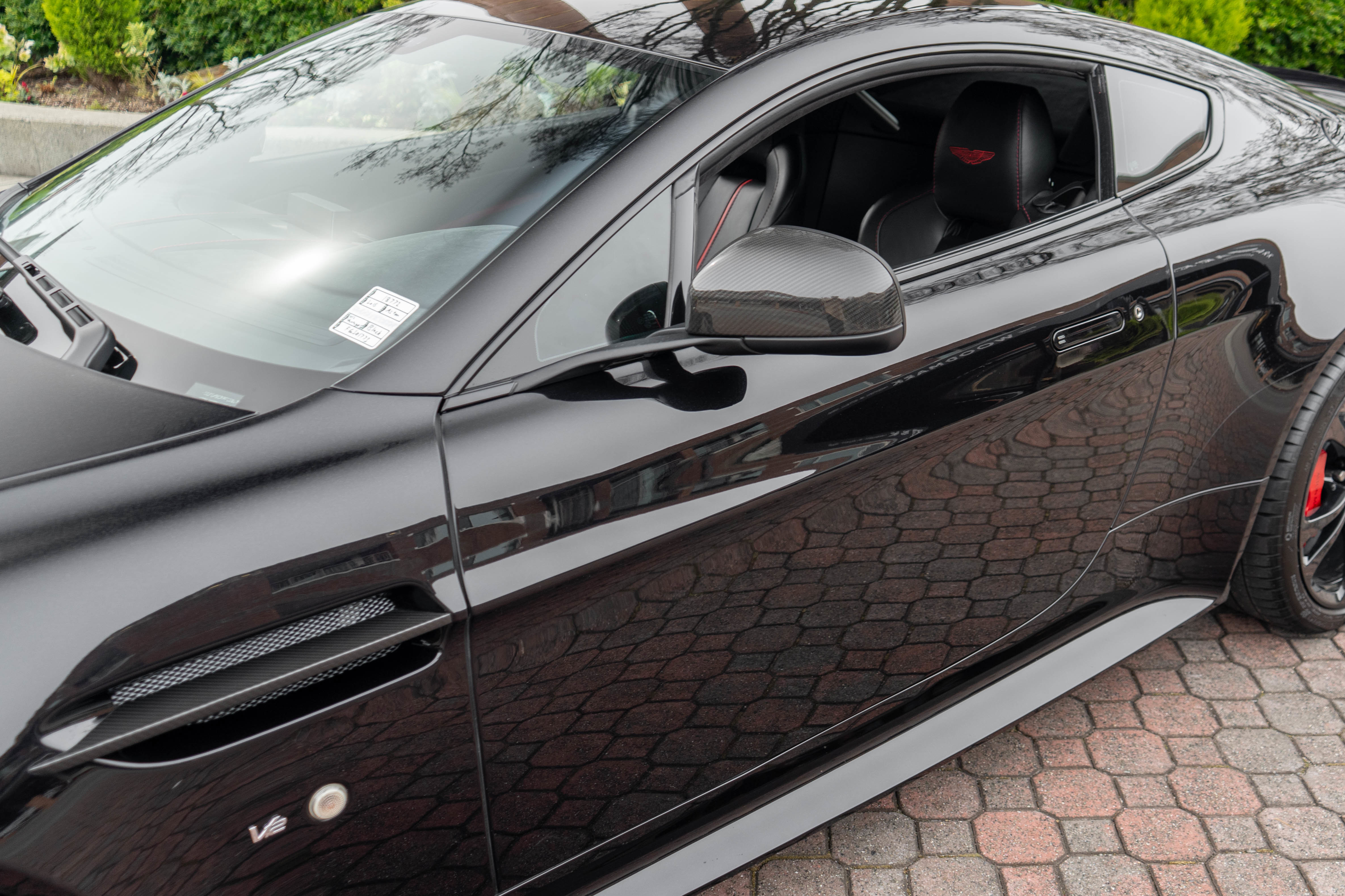 Used 2015 Aston Martin V12 Vantage S image 39