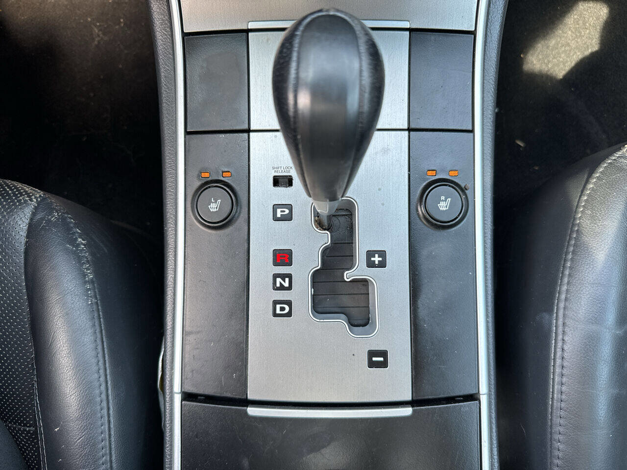 Used 2010 Hyundai Veracruz Limited w/ Navigation Pkg 3 image 11