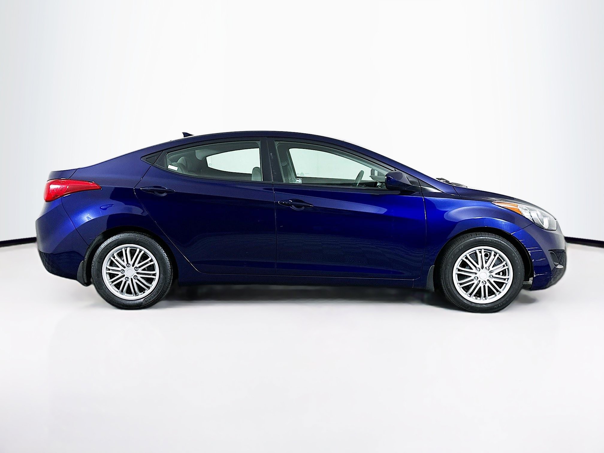 Used 2013 Hyundai Elantra GLS FWD image 10