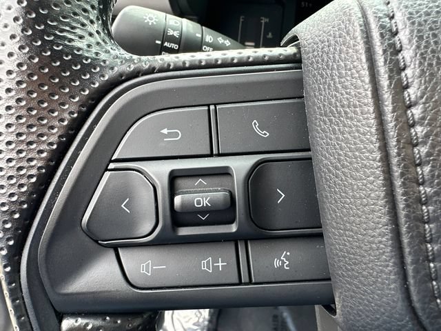 Used 2025 Toyota Tacoma SR5 AWD/4WD image 31