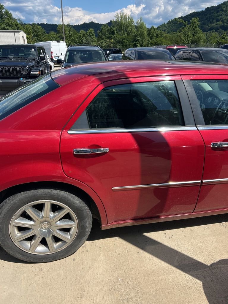 Used 2010 Chrysler 300 Touring RWD image 10