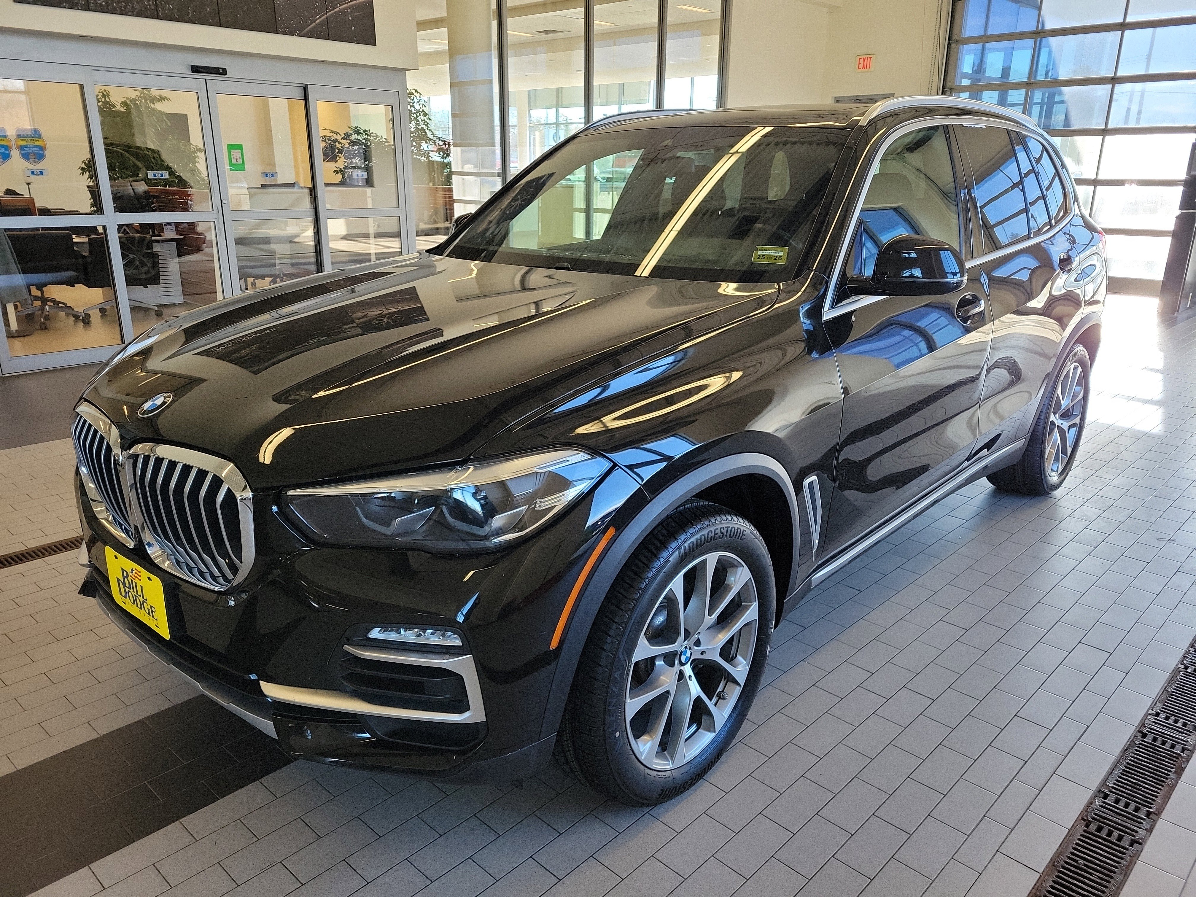 Used 2019 BMW X5 xDrive40i w/ Premium Package 2