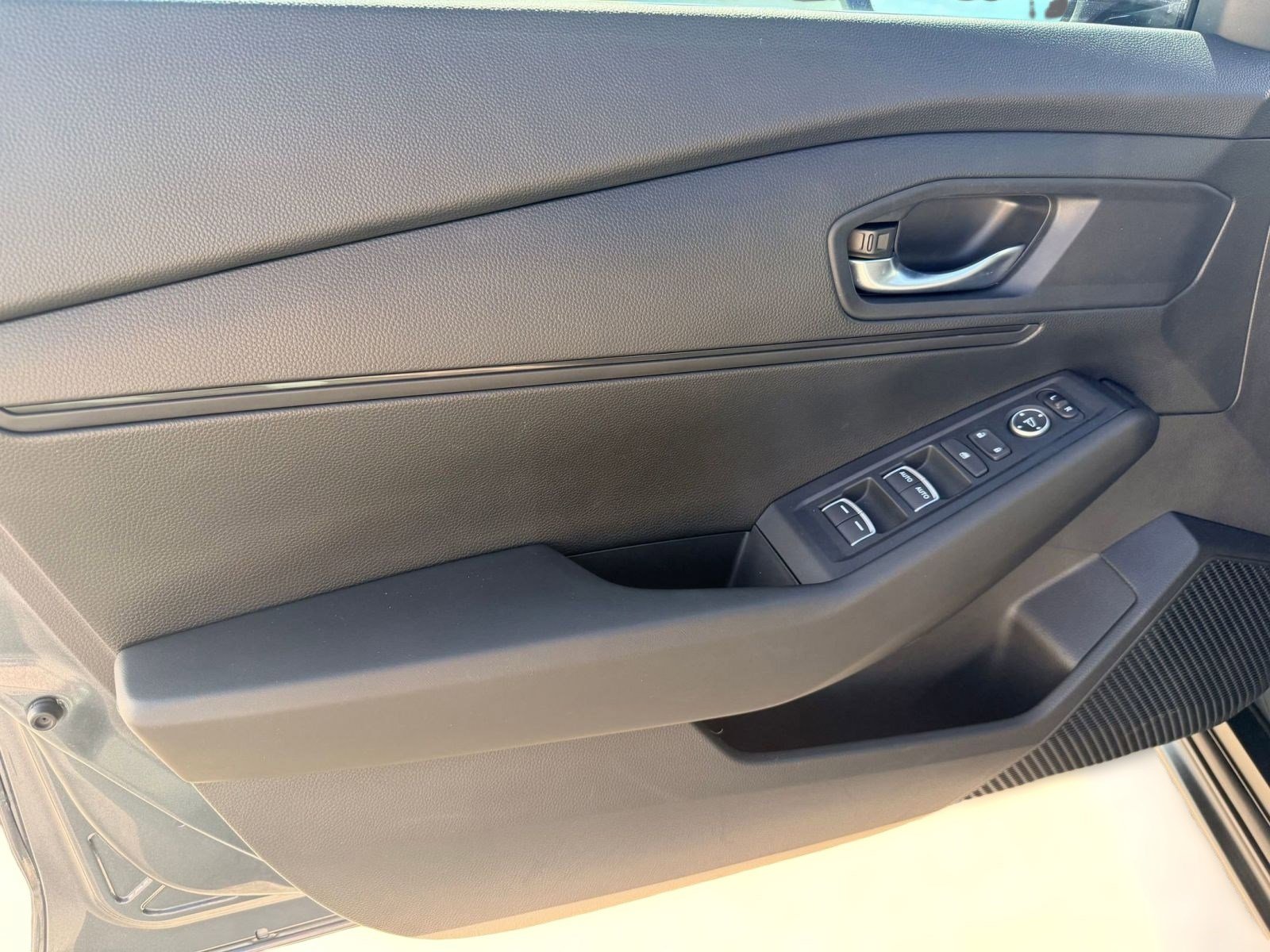 Used 2023 Honda Accord LX image 11