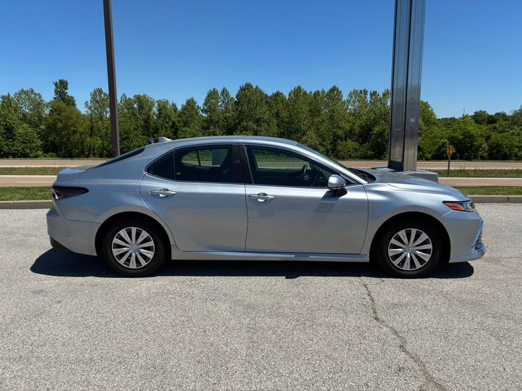 Used 2024 Toyota Camry LE FWD image 7
