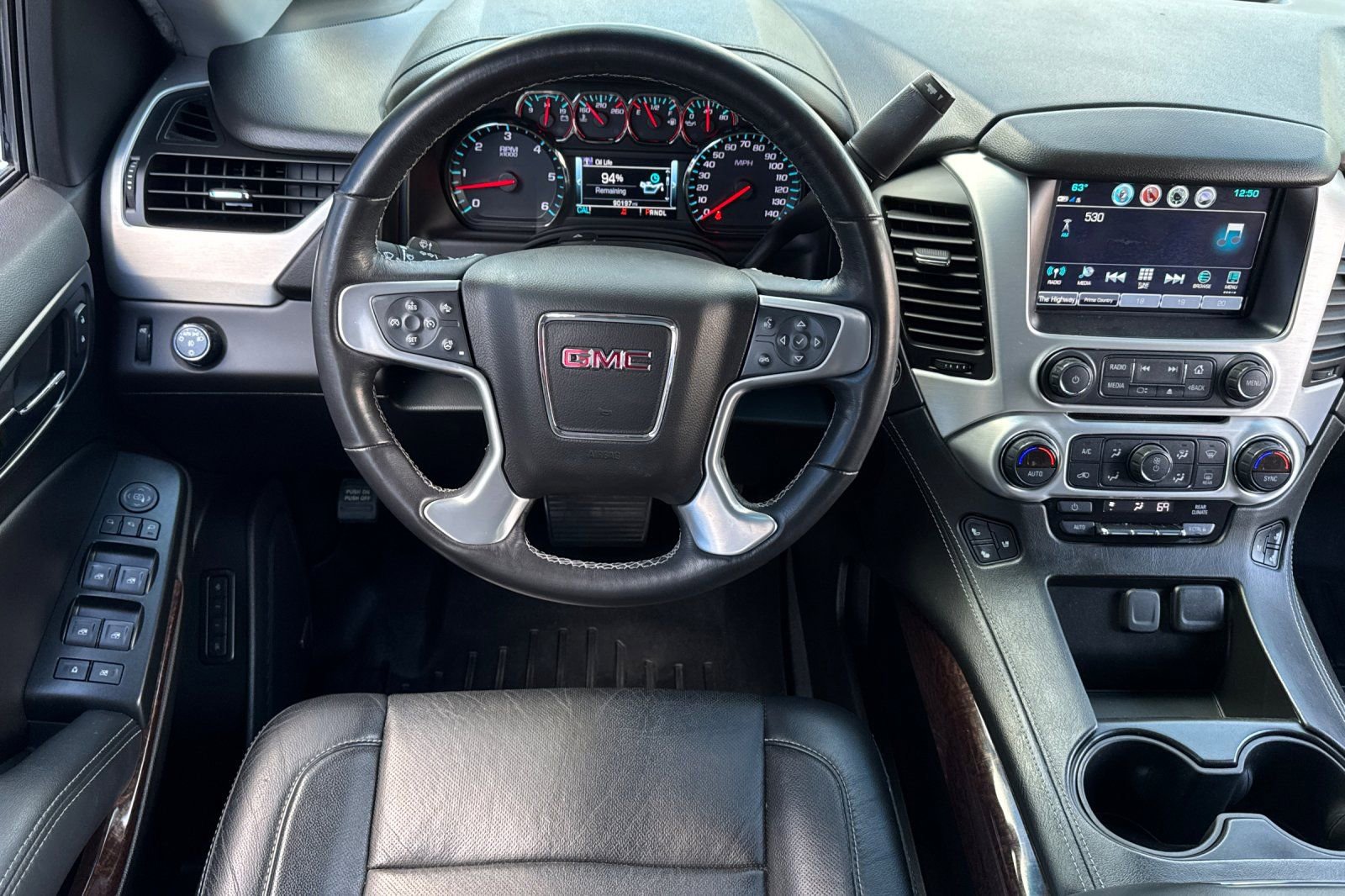 Used 2019 GMC Yukon SLT image 17