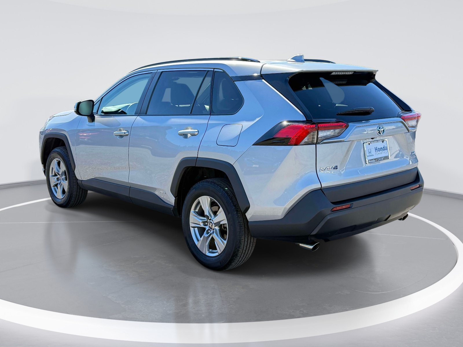 Used 2024 Toyota RAV4 XLE w/ Convenience Package AWD/4WD image 4