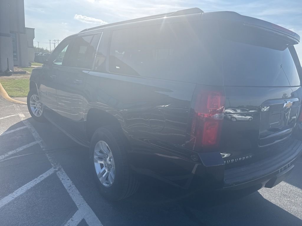 Used 2019 Chevrolet Suburban LT RWD image 2