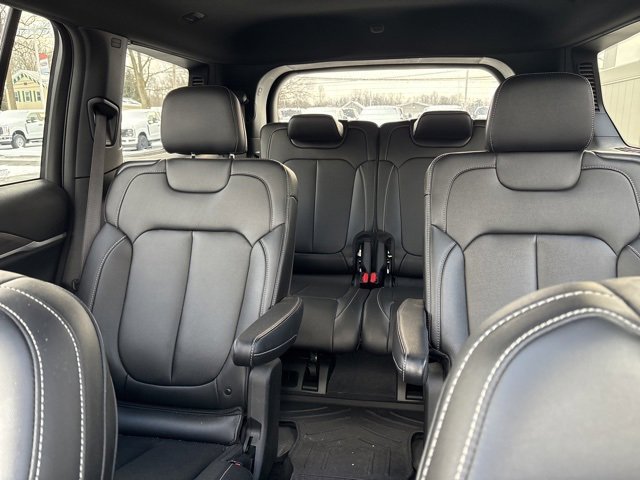 Used 2024 Jeep Grand Cherokee L Limited image 5