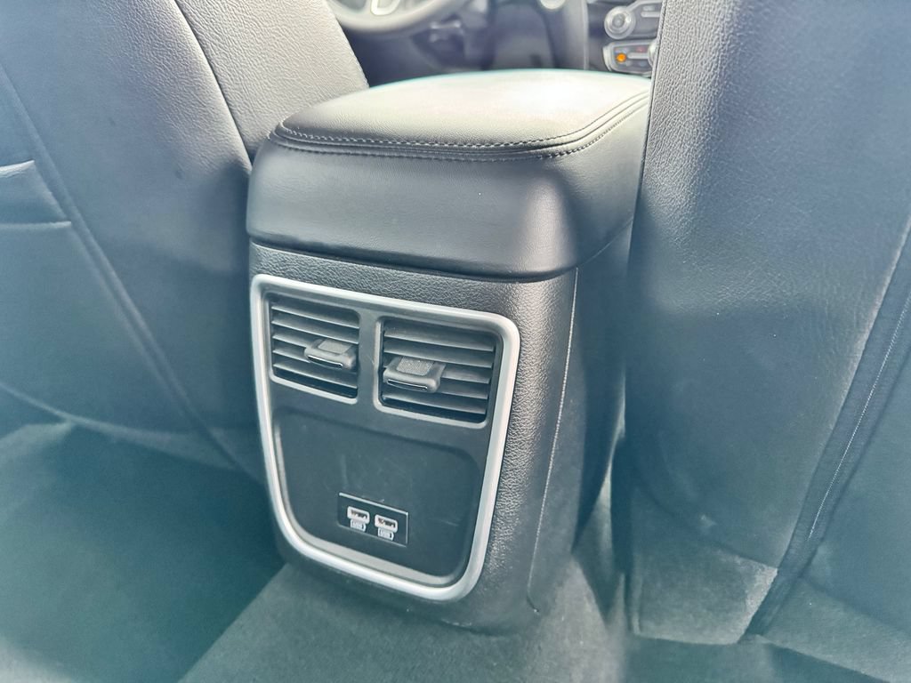 Used 2023 Chrysler 300 Touring AWD/4WD image 15