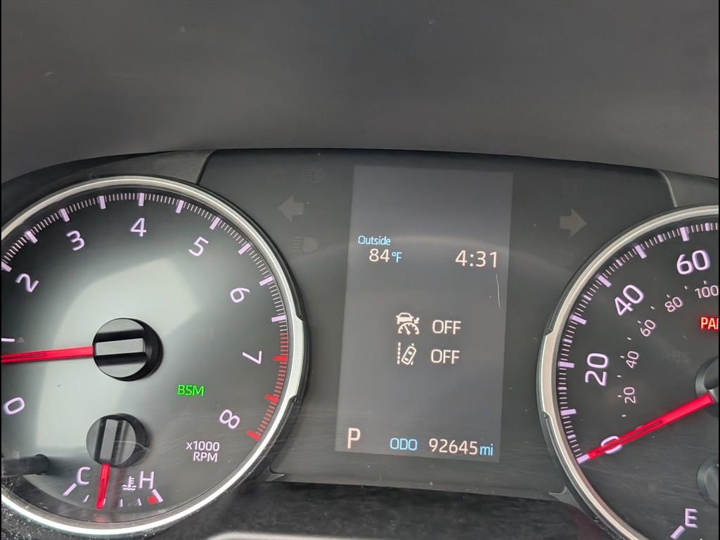 Used 2019 Toyota RAV4 XLE Premium FWD image 10