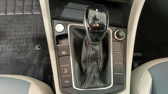 Used 2026 Volkswagen Jetta SE FWD image 13