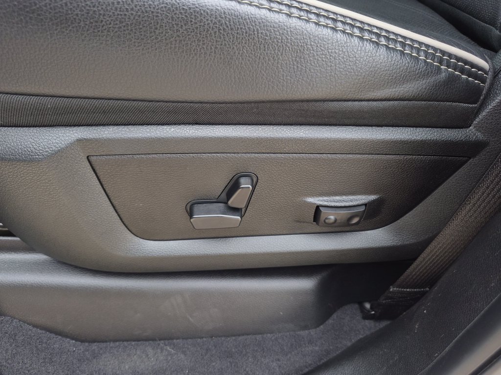 Used 2025 RAM 3500 Laramie AWD/4WD image 24