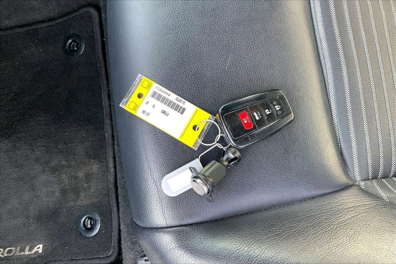 Used 2020 Toyota Corolla XSE image 33