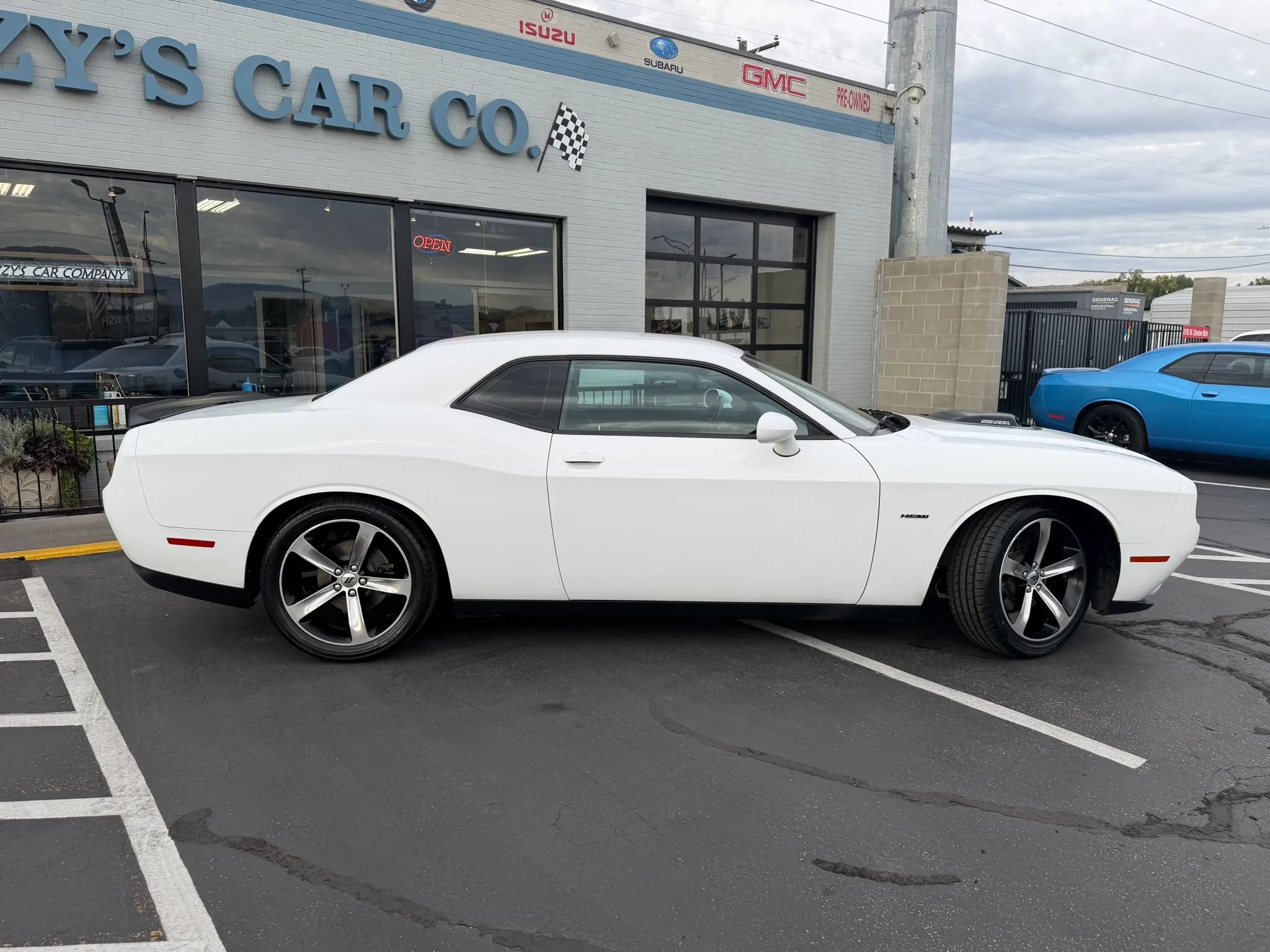 Used 2018 Dodge Challenger R/T Plus RWD image 9