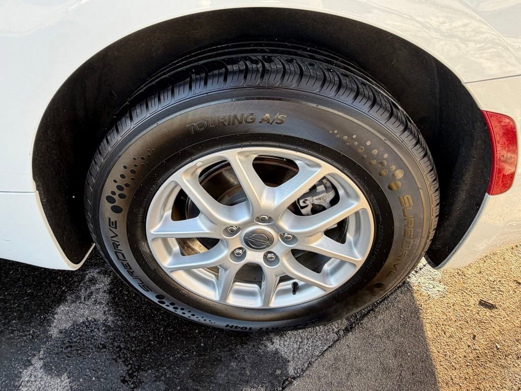 Used 2022 Chrysler Voyager LX image 14