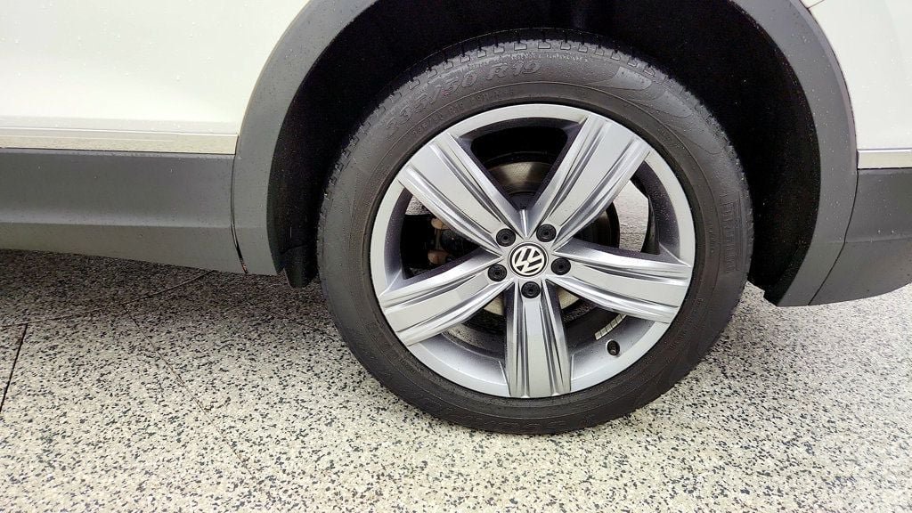 Used 2021 Volkswagen Tiguan SEL AWD/4WD image 9