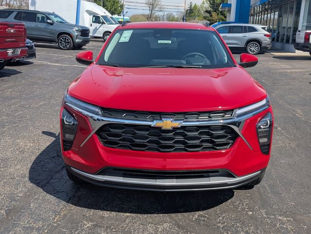 New 2026 Chevrolet Trax LT w/ Driver Confidence Package image 2