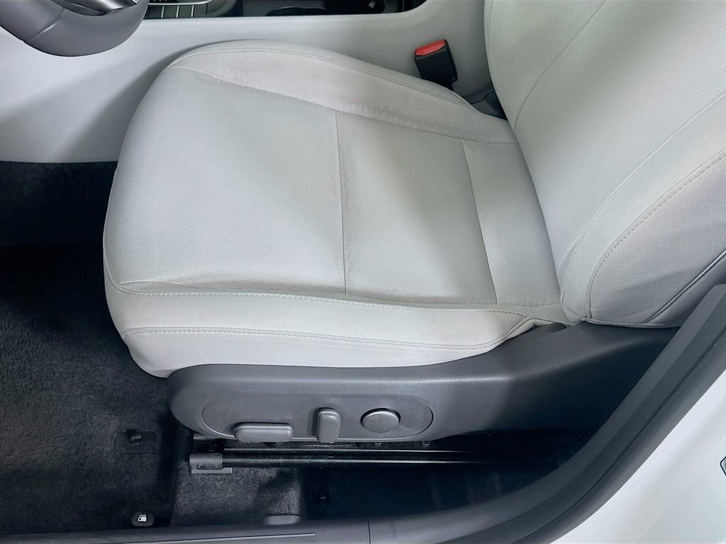 Certified 2025 Hyundai Kona SEL image 19