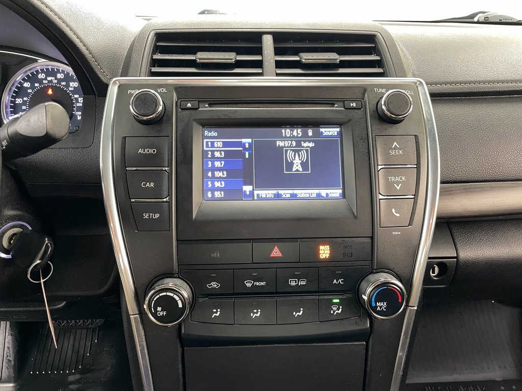 Used 2016 Toyota Camry LE image 27