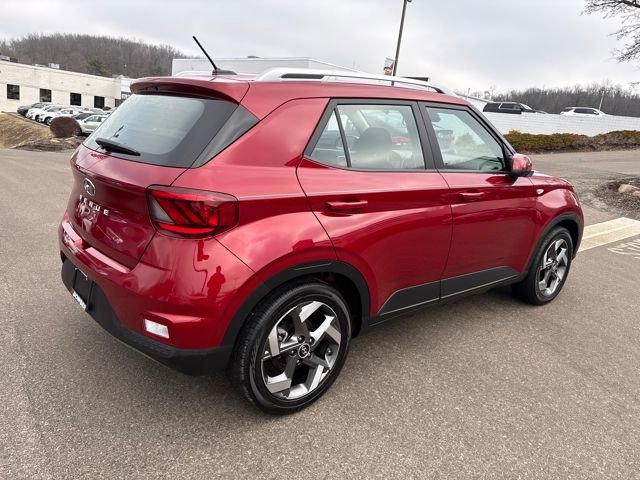 Used 2025 Hyundai Venue SEL image 5