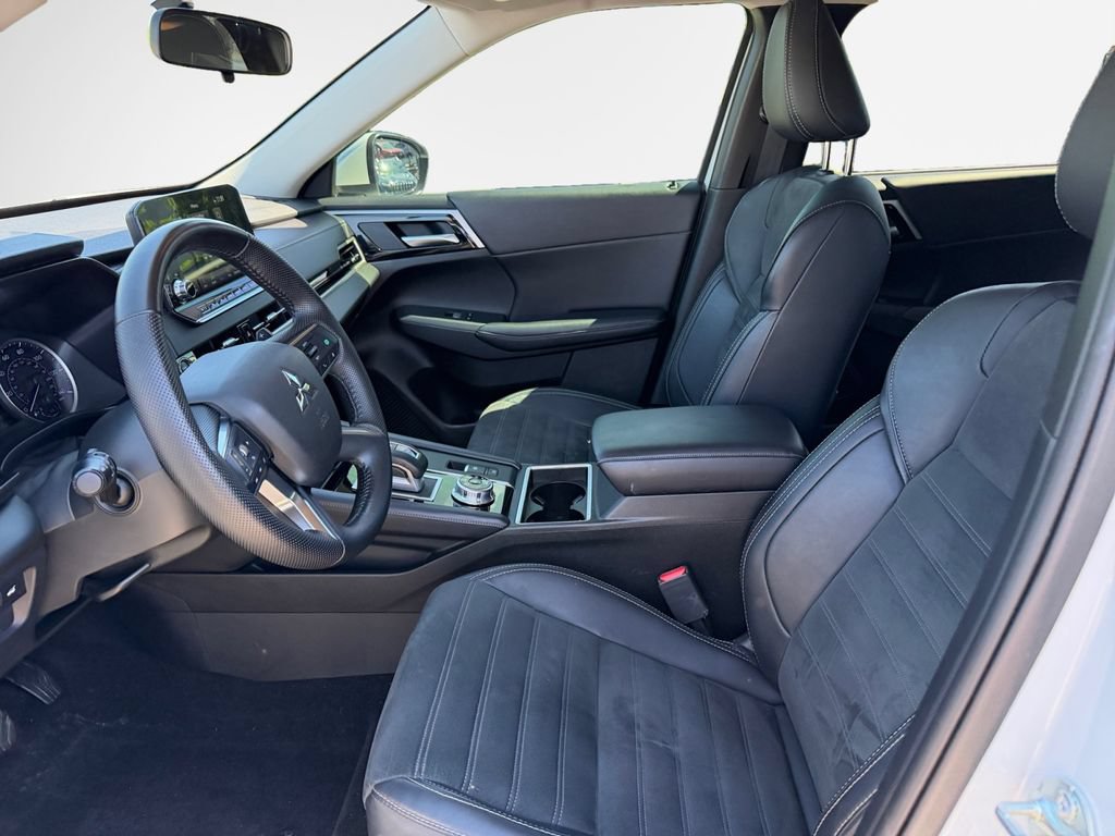 Used 2024 Mitsubishi Outlander SE AWD/4WD image 12