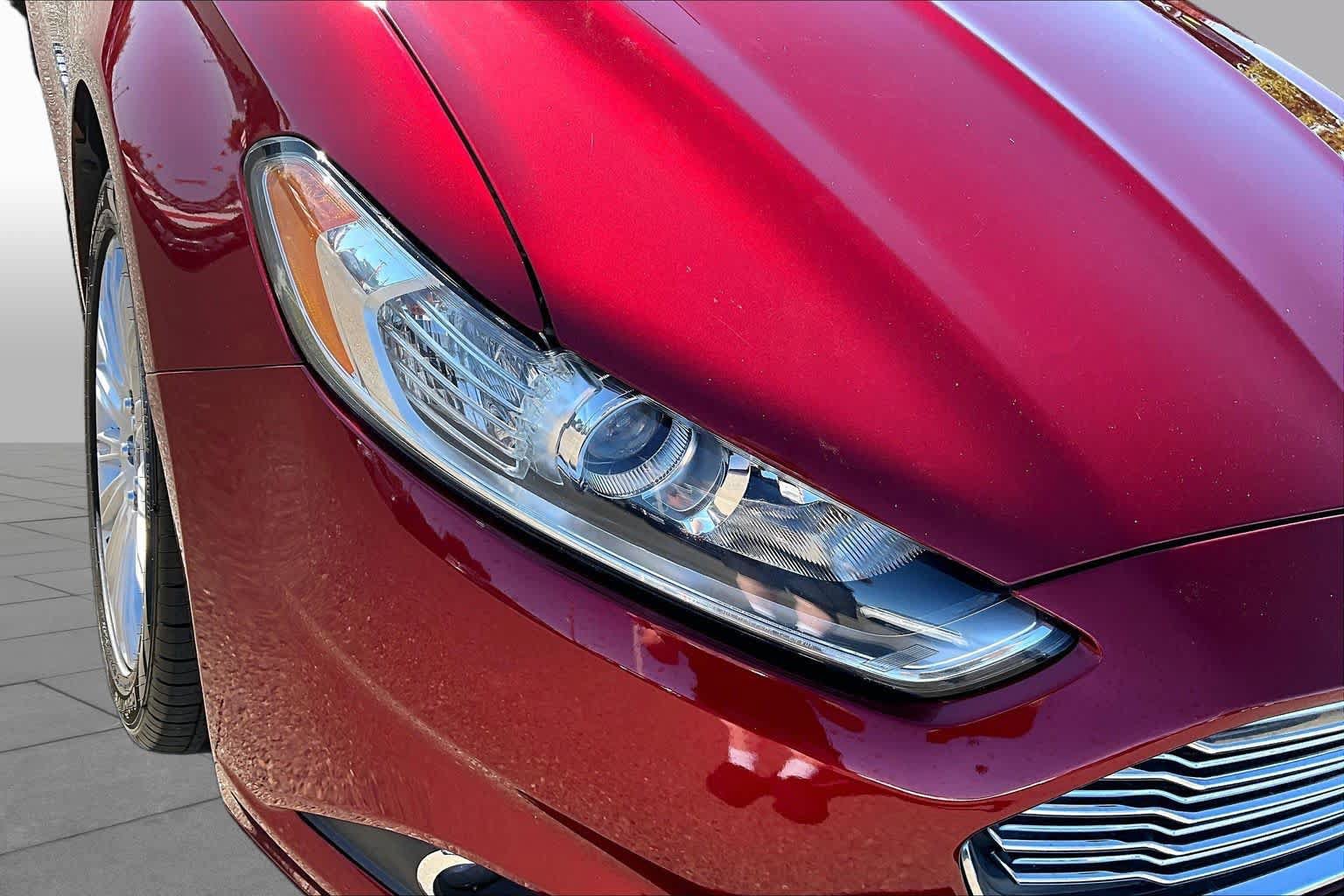 Used 2015 Ford Fusion SE w/ Equipment Group 502A FWD image 27