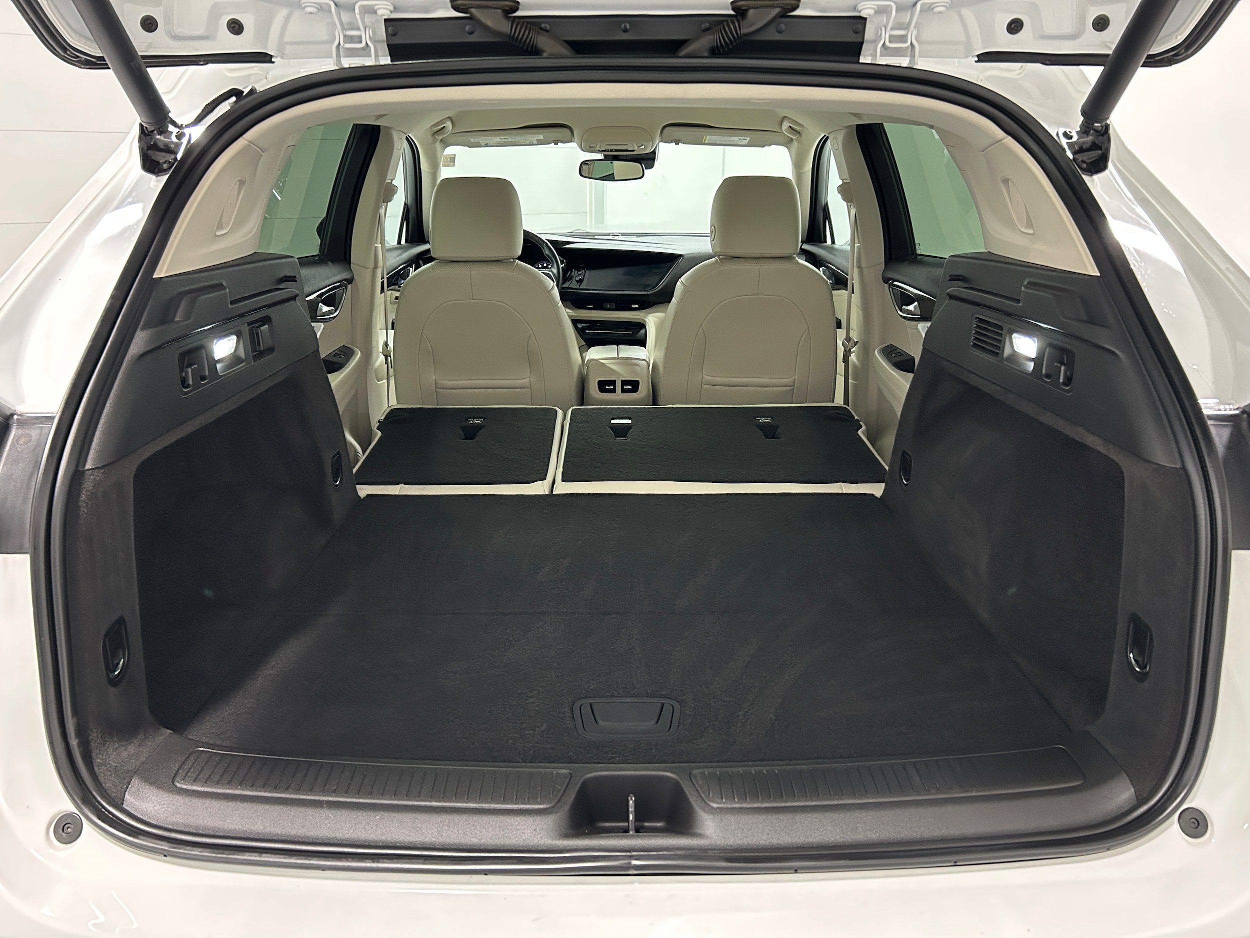 Used 2022 Buick Envision Essence w/ Technology Package I AWD/4WD image 33