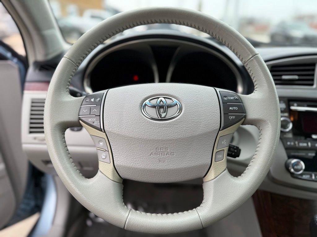 Used 2011 Toyota Avalon image 23