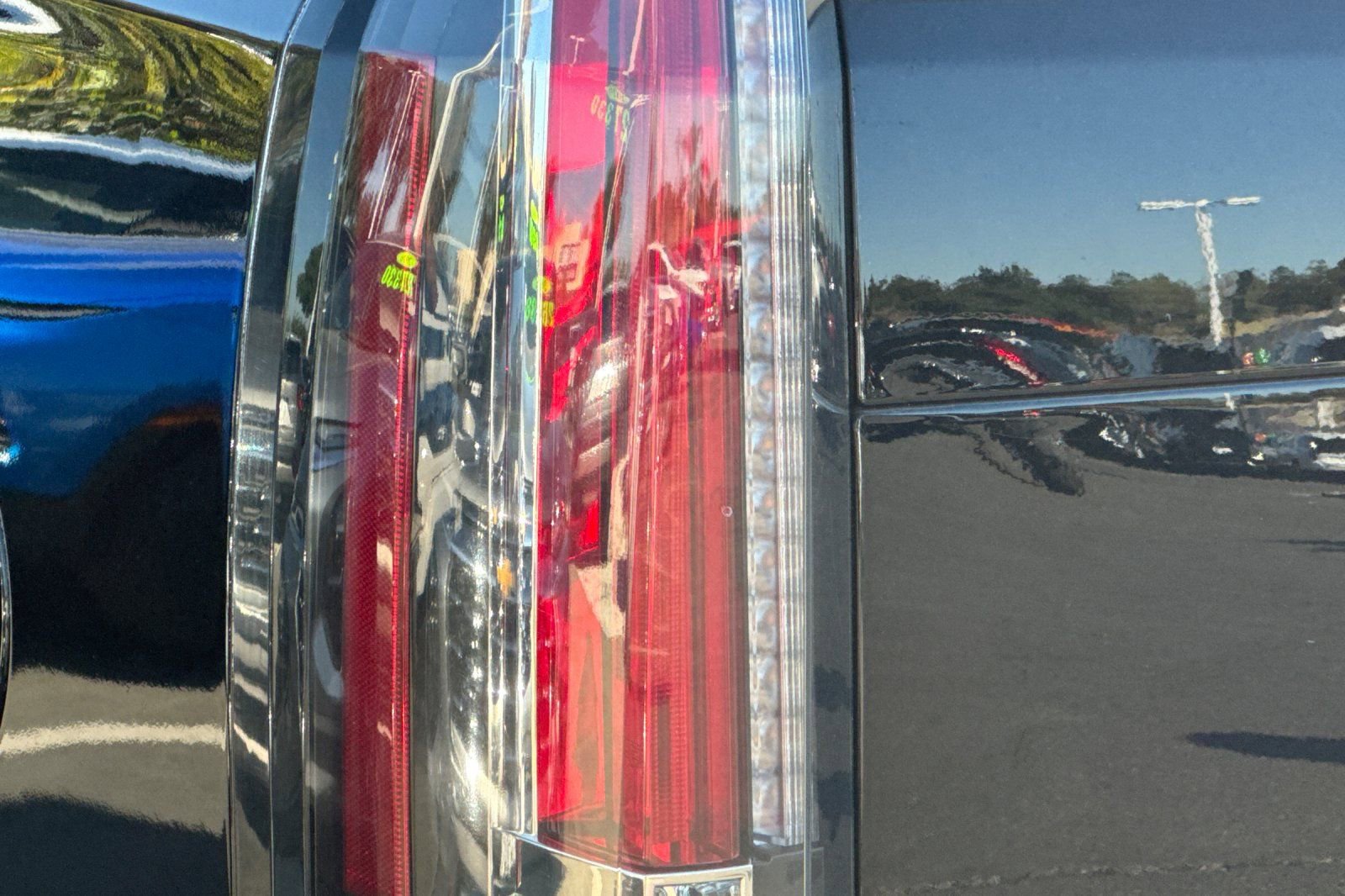 Used 2018 Cadillac Escalade ESV Premium Luxury image 50