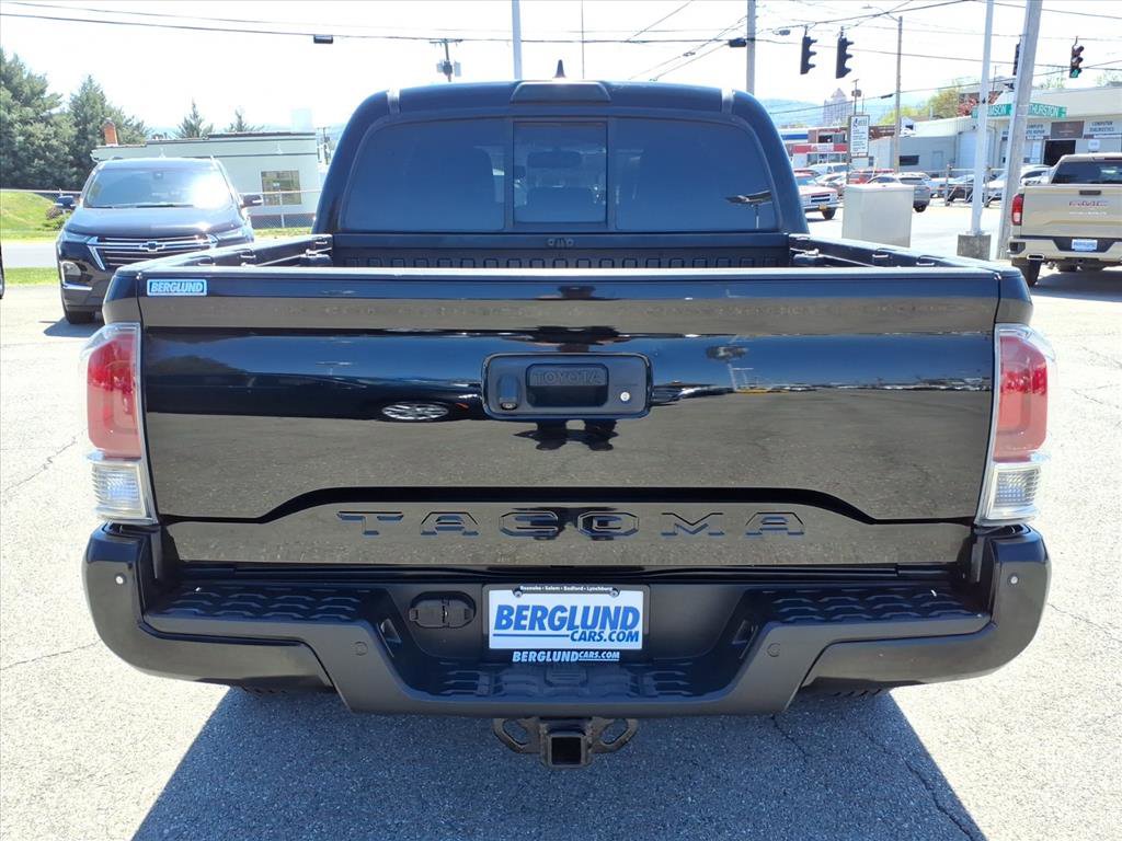 Used 2016 Toyota Tacoma Limited w/ Towing Package image 5