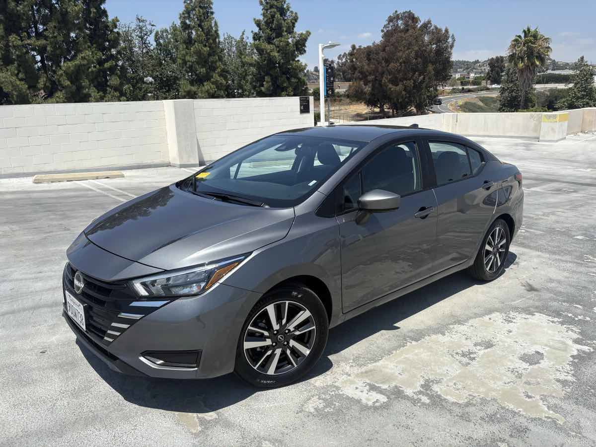 Used 2025 Nissan Versa SV FWD image 3