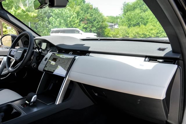 New 2026 Land Rover Discovery Sport Landmark AWD/4WD image 17