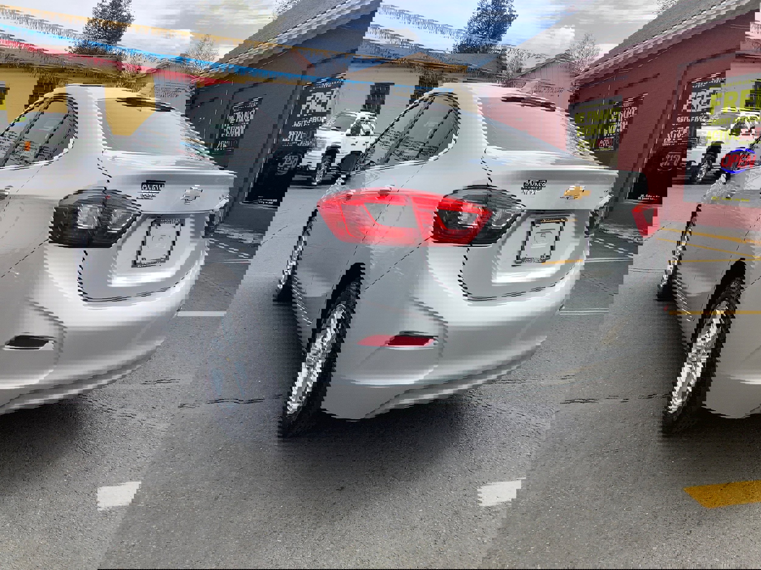 Used 2017 Chevrolet Cruze LT w/ Convenience Package image 5