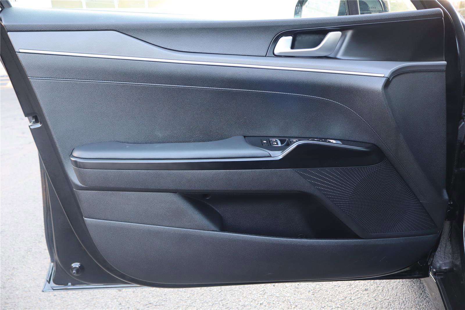 Used 2023 Kia K5 GT-Line image 12