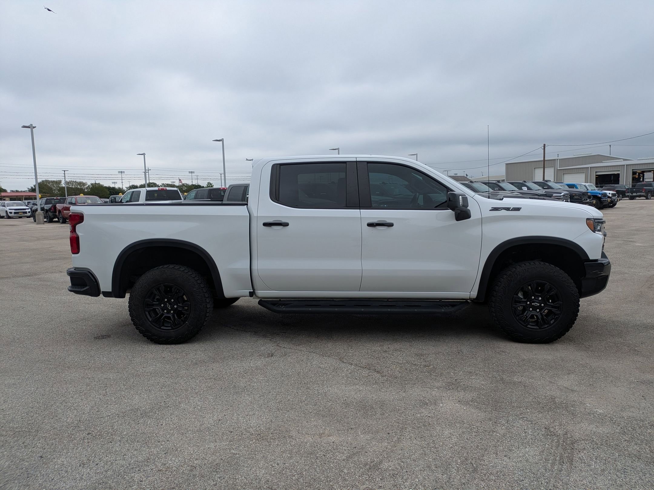 Used 2024 Chevrolet Silverado 1500 ZR2 w/ Technology Package AWD/4WD image 2
