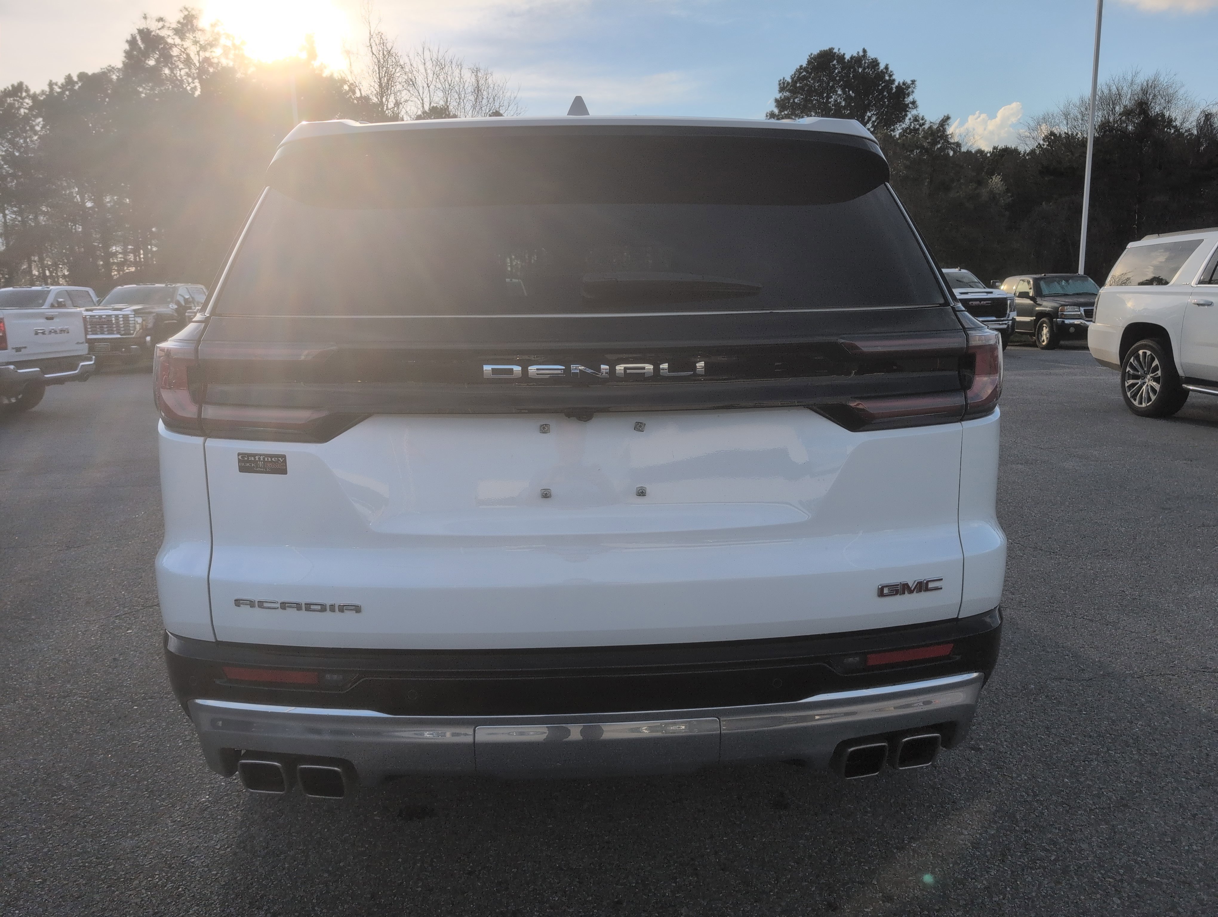 Used 2025 GMC Acadia Denali w/ Super Cruise Package image 6