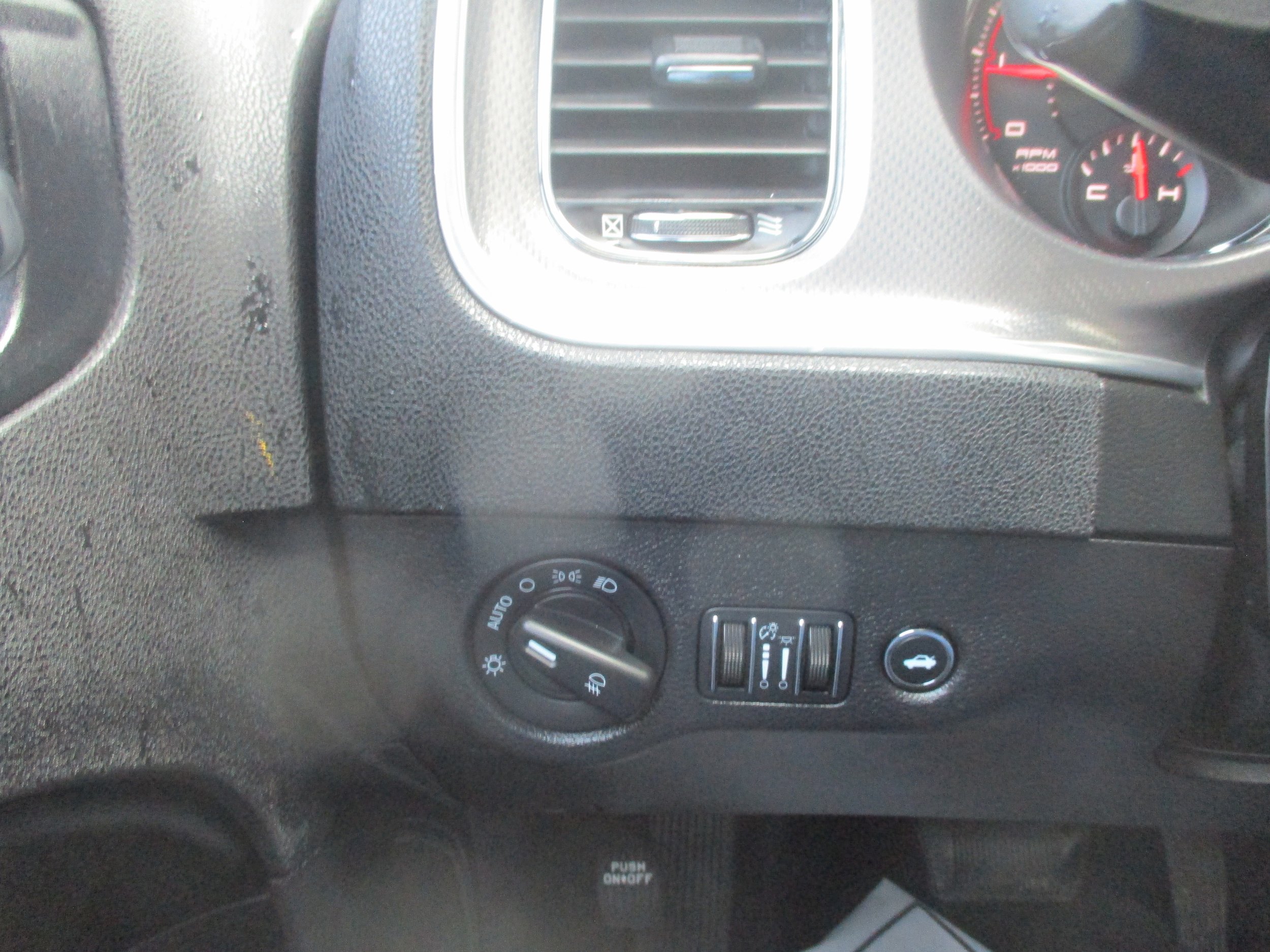 Used 2012 Dodge Charger SXT RWD image 16