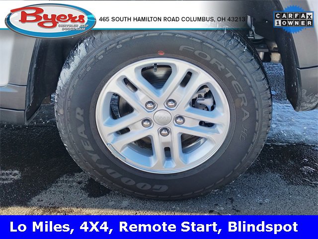 Used 2024 Jeep Grand Cherokee Laredo image 6